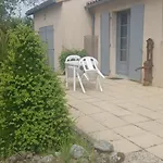 Les Lavandieres منزل للإقامة *
